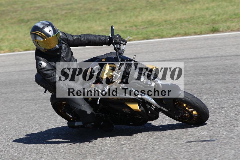 /Archiv-2025/48 25.08.2025 Cornu Master School ADR/gruen-vert/8